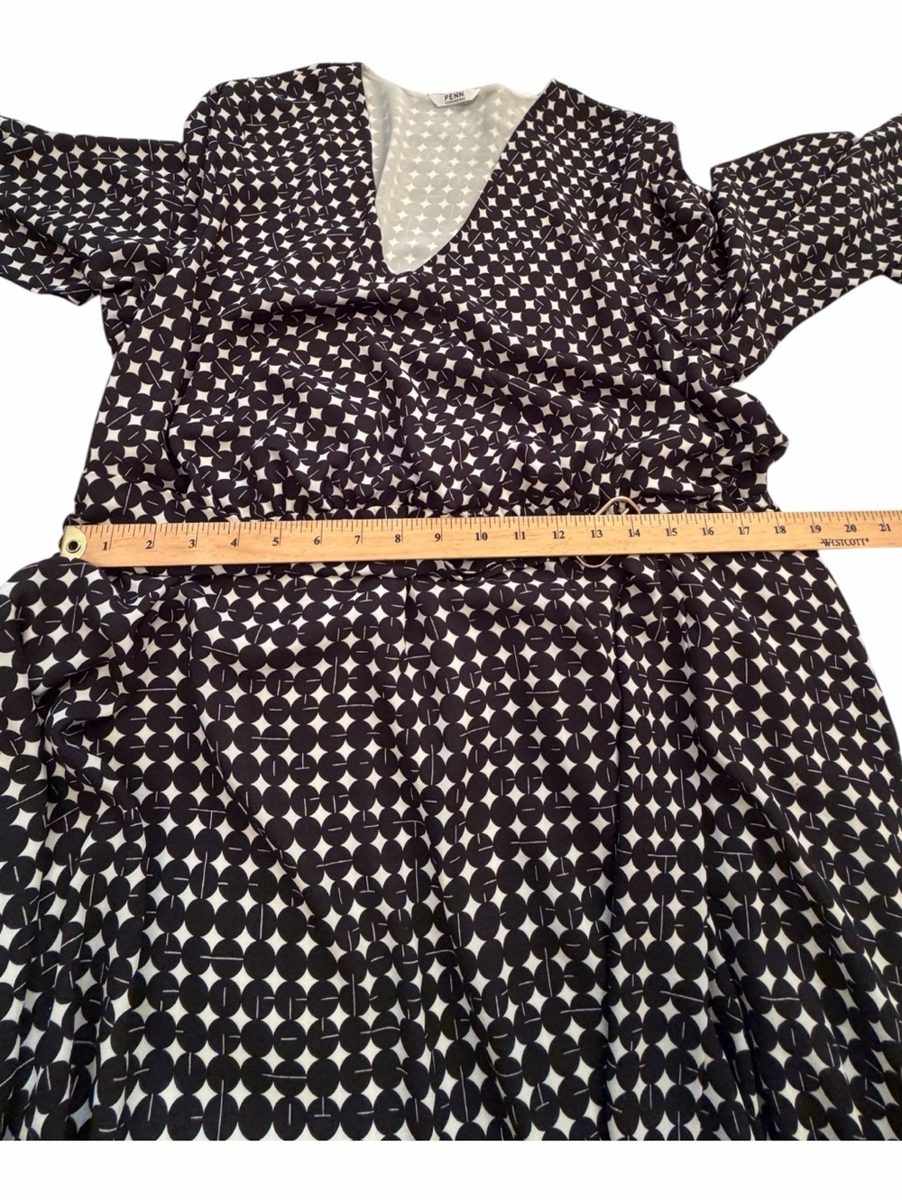 PENN black and white geometric print mock-wrap dress-Size 1X-Adjustable belt - Picture 4 of 10